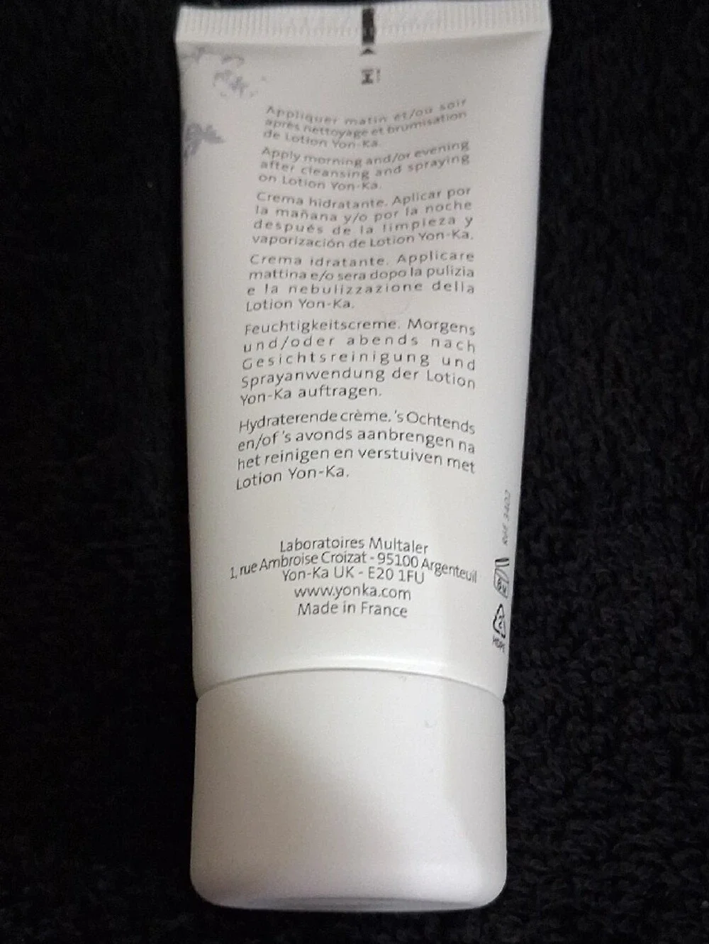 Yon-Ka Creme 28 Age Defemse Hydrating Moisturizer - 50 Ml / 1.79 Fl Oz